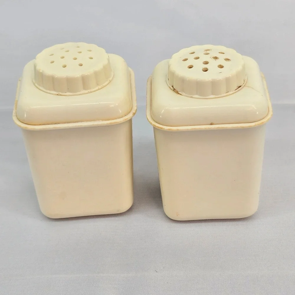 Vintage Lustroware Rooster Salt Pepper Shakers Cream Mid Century‎ Farmhouse